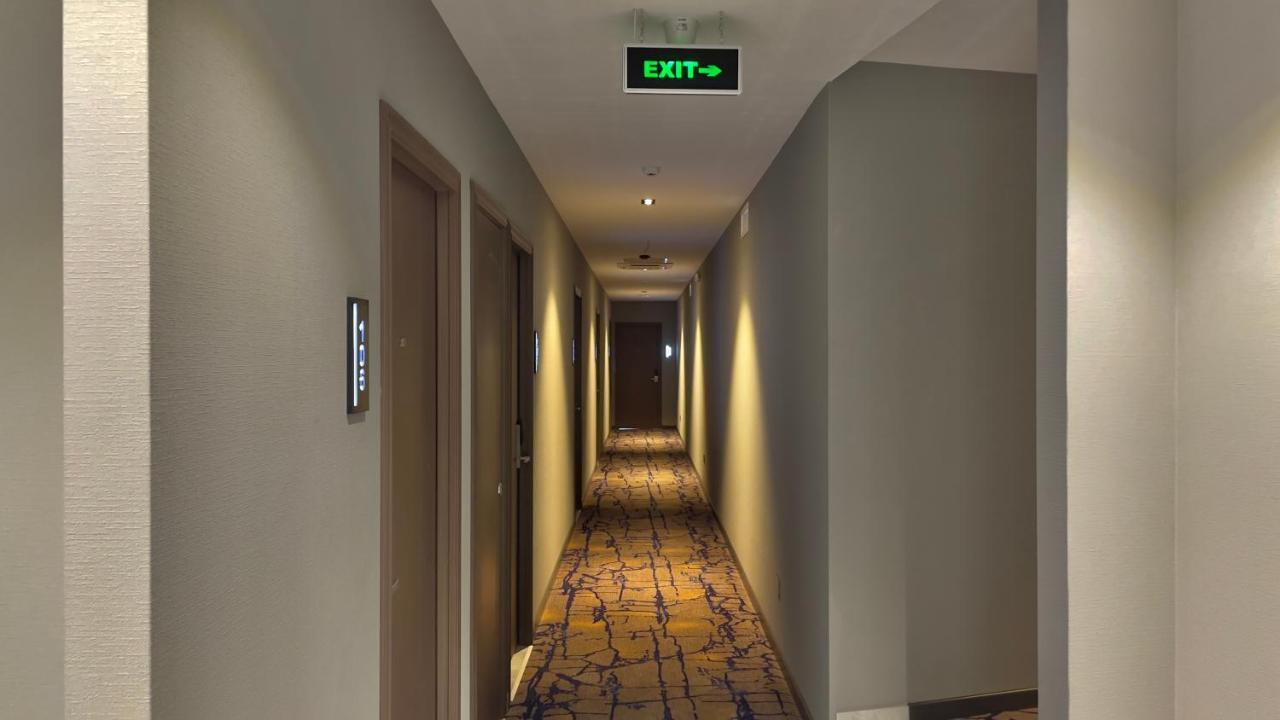 Eleven Inn Tbilisi Eksteriør bilde
