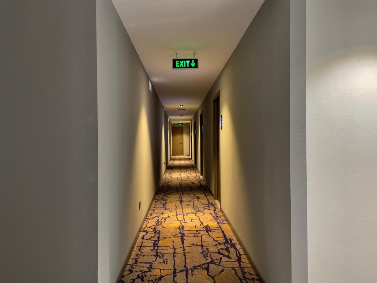 Eleven Inn Tbilisi Eksteriør bilde
